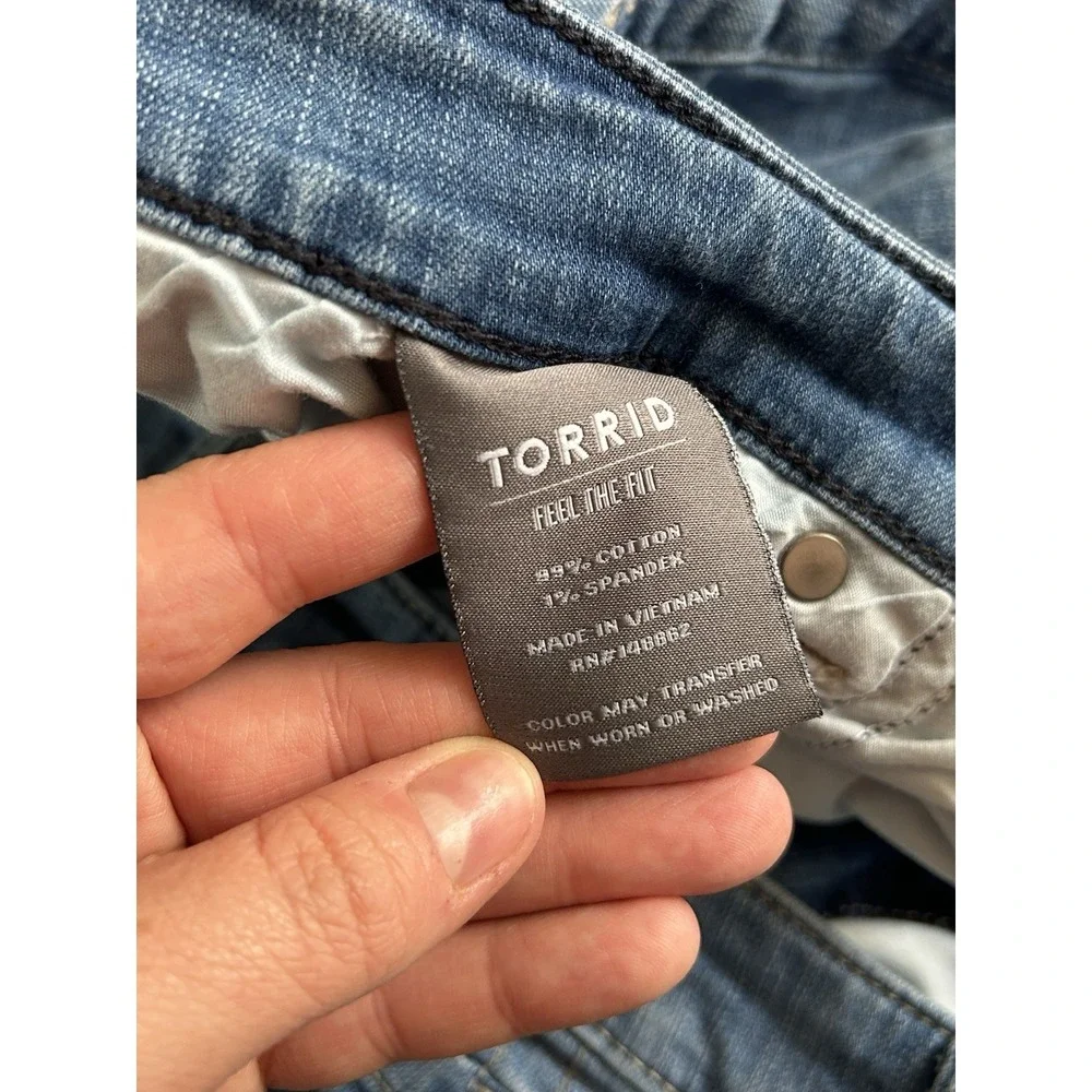 Torrid Boyfriend Straight Mid-Rise Jean Karma Medium Wash Denim Sz 22 R Distress